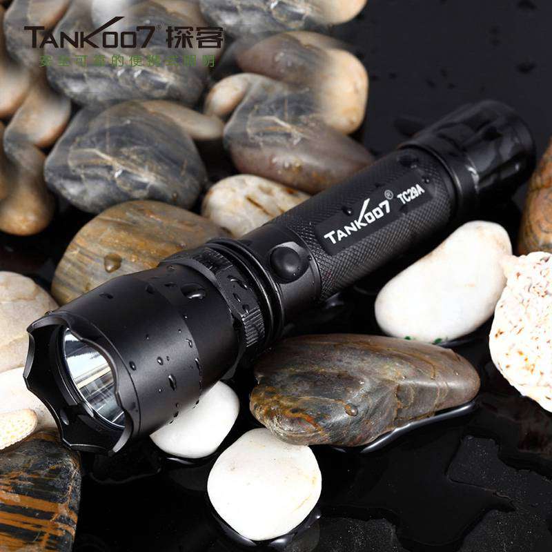 多功能18650手電筒 多功能18650手電筒